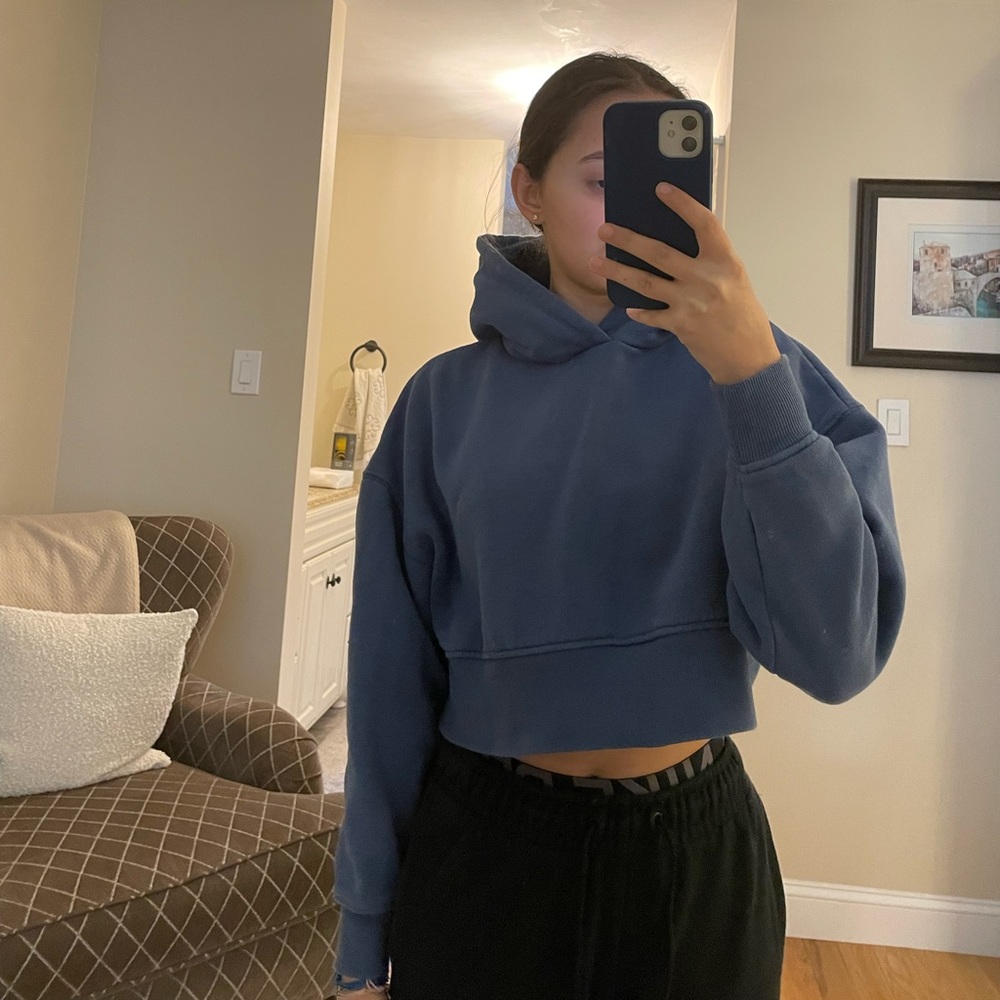 Forever 21 blue cropped hoodie
